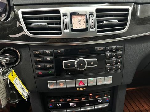 Used 2014 Mercedes-Benz E 350 4MATIC Sedan image 20