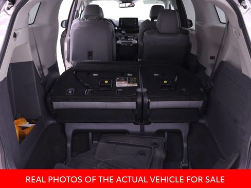 Certified 2022 Toyota Sienna XLE AWD/4WD image 12