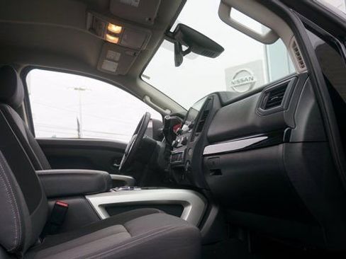 Used 2024 Nissan Titan SV w/ SV Convenience Package image 54