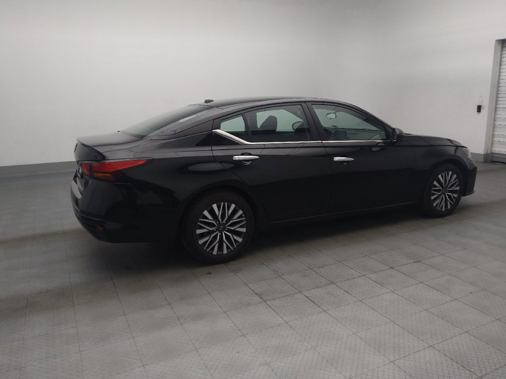 Used 2025 Nissan Altima 2.5 SV FWD image 10