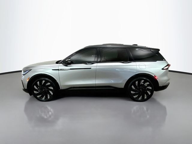 Used 2025 Lincoln Nautilus Reserve w/ Jet Appearance Package AWD/4WD image 4