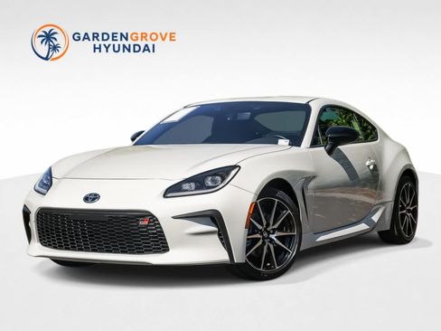 Used 2023 Toyota GR86 w/ ALL Weather Mat Package (TMS) RWD image 1
