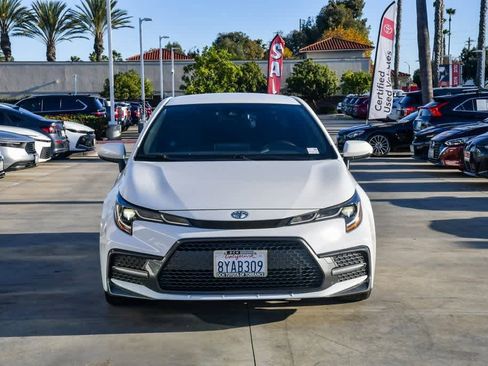 Used 2022 Toyota Corolla SE image 2