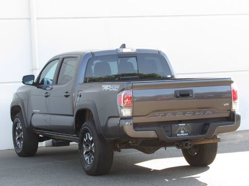 Used 2023 Toyota Tacoma TRD Off-Road w/ Technology Package AWD/4WD image 5