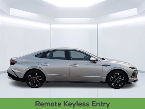 Used 2025 Hyundai Sonata SEL FWD image 8