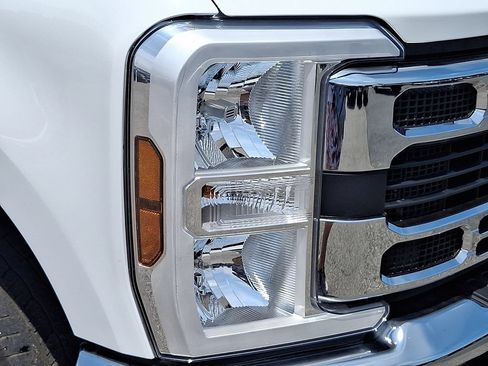 Used 2025 Ford F250 XLT AWD/4WD image 9