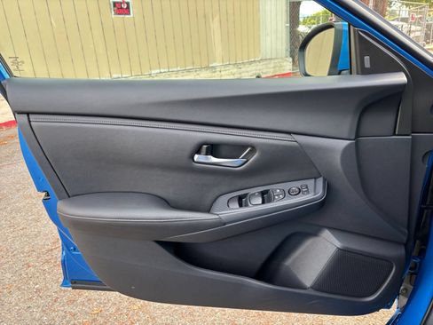 Used 2025 Nissan Sentra SV FWD image 18