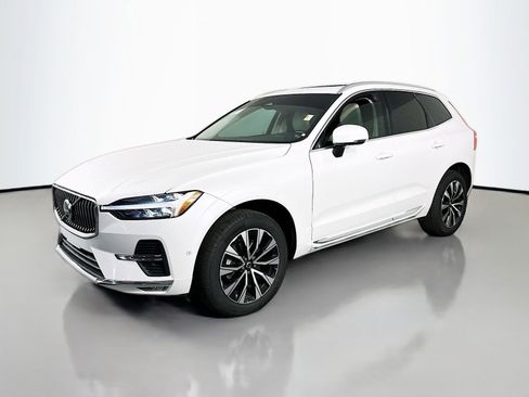 Used 2023 Volvo XC60 B5 Plus AWD/4WD image 4
