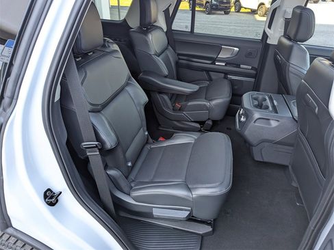New 2025 Ford Expedition Platinum w/ Driver's Package image 36