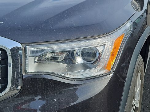 Used 2018 GMC Acadia SLE image 3