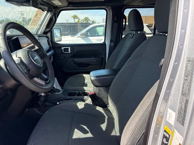 Used 2024 Jeep Wrangler Unlimited w/ Convenience Group AWD/4WD image 9