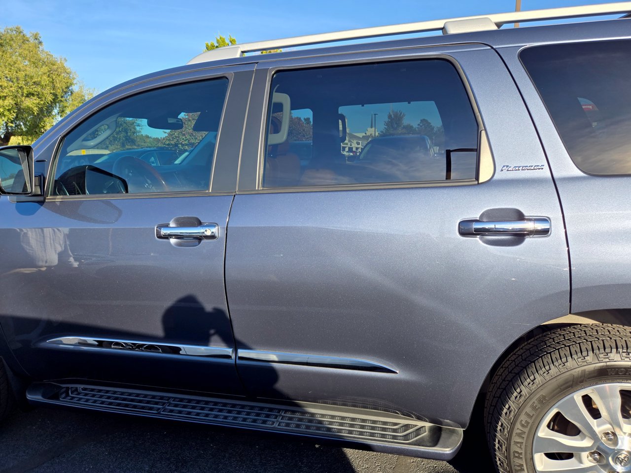 Used 2022 Toyota Sequoia Platinum AWD/4WD image 5