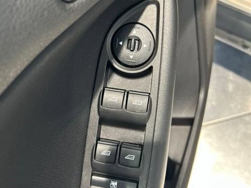 Used 2018 Ford Focus SE FWD image 8
