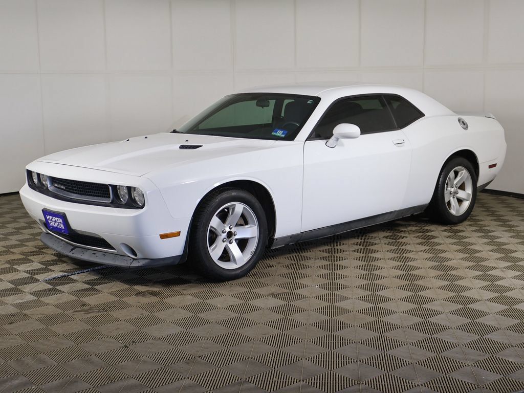 Used 2012 Dodge Challenger SXT RWD image 3