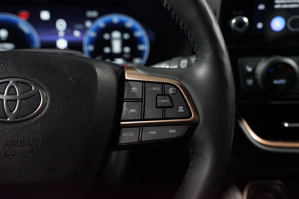 Used 2026 Toyota Grand Highlander AWD Hybrid image 13