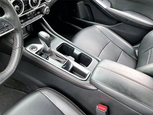 Used 2024 Nissan Sentra SR w/ SR Premium Package image 17