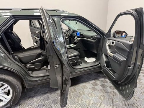 Used 2022 Ford Explorer XLT w/ Equipment Group 202A image 20