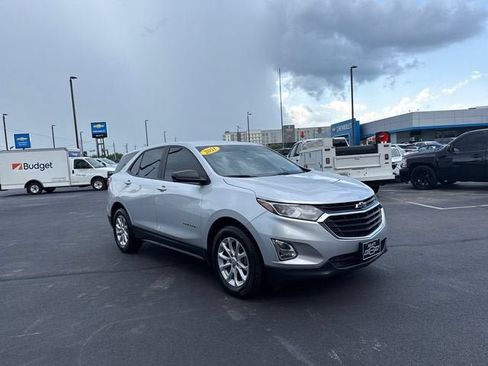 Used 2021 Chevrolet Equinox LS w/ LS Convenience Package FWD image 1