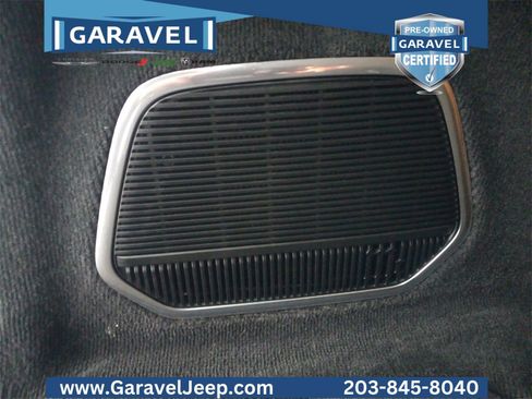 Used 2023 Jeep Grand Cherokee L Summit w/ Luxury Tech Group V image 32