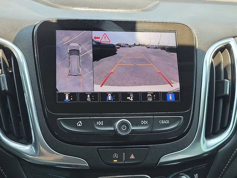 Used 2024 Chevrolet Equinox Premier AWD/4WD image 15
