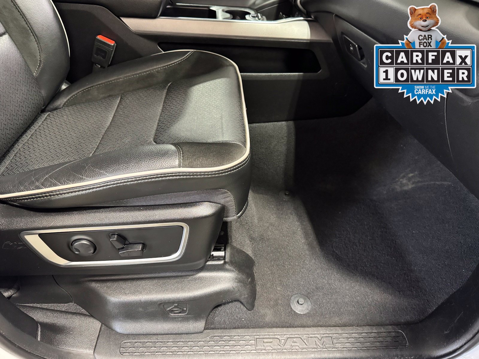 Used 2025 RAM 1500 Laramie AWD/4WD image 57
