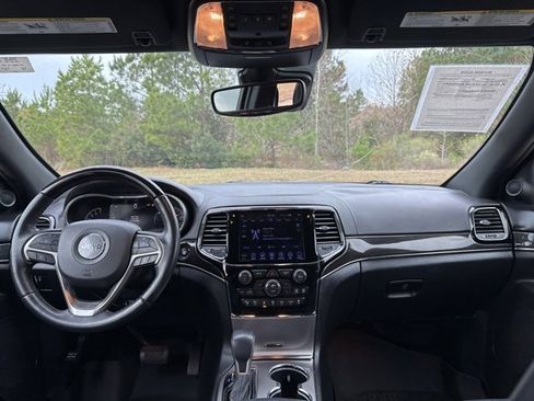 Used 2019 Jeep Grand Cherokee Overland image 15