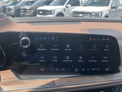 Used 2025 Chevrolet Tahoe High Country AWD/4WD image 28