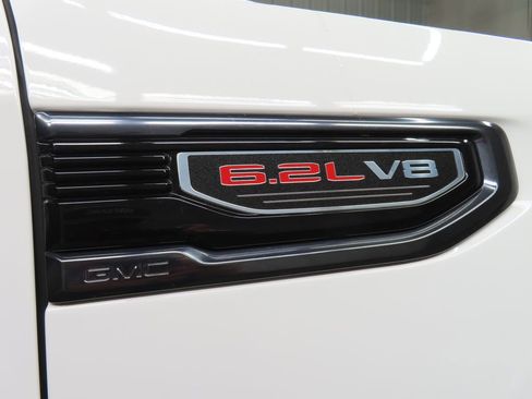 Used 2023 GMC Sierra 1500 AT4 w/ Technology Package AWD/4WD image 65