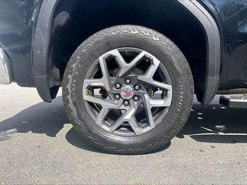 Used 2023 GMC Sierra 1500 SLT w/ SLT Premium Package AWD/4WD image 9