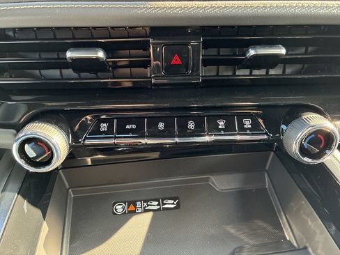 New 2026 Chevrolet Tahoe Premier w/ Sun And Tow Package AWD/4WD image 13
