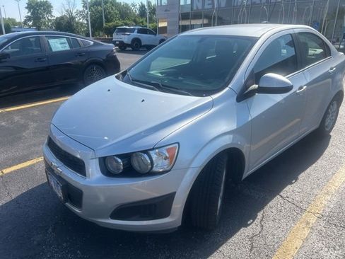 Used 2016 Chevrolet Sonic LT FWD image 2