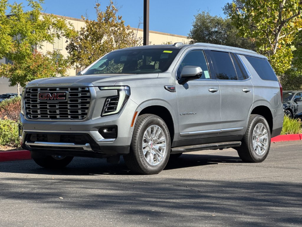 Used 2025 GMC Yukon Denali AWD/4WD image 9