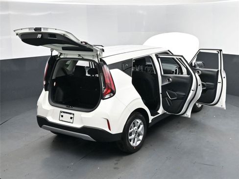 New 2025 Kia Soul LX w/ LX Technology Package image 34