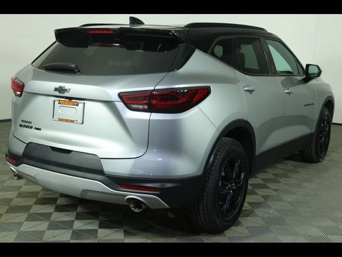 Used 2023 Chevrolet Blazer LT w/ Convenience Package AWD/4WD image 16