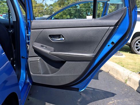 Used 2020 Nissan Sentra SV image 31