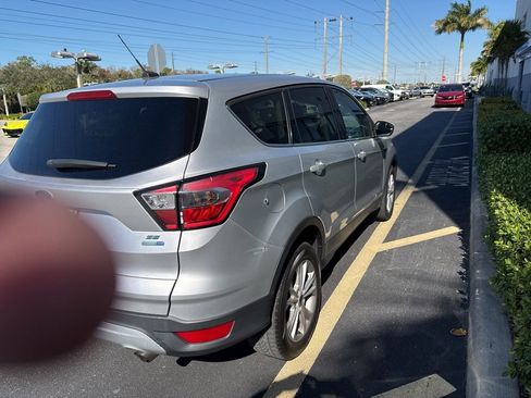 Used 2017 Ford Escape SE image 8