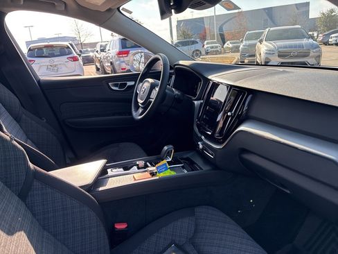 Certified 2023 Volvo XC60 B5 Core image 13