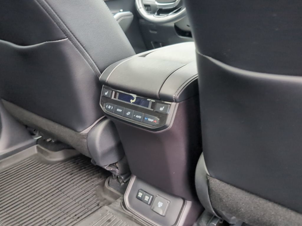 Used 2021 Toyota Highlander Platinum AWD/4WD image 8