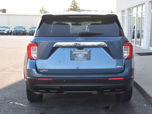 Used 2020 Ford Explorer XLT w/ Comfort Package image 8