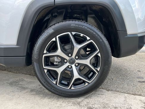 Used 2025 Jeep Compass Limited image 30