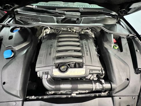 Used 2016 Porsche Cayenne image 38