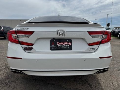 Used 2018 Honda Accord Touring image 5