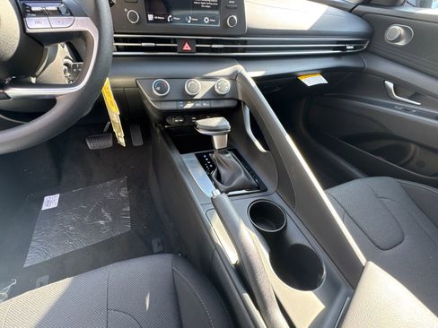 New 2026 Hyundai Elantra SE image 30