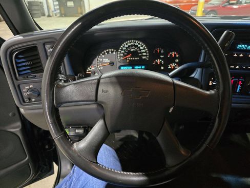 Used 2007 Chevrolet Silverado 2500 LT w/ Snow Plow Prep Package image 39