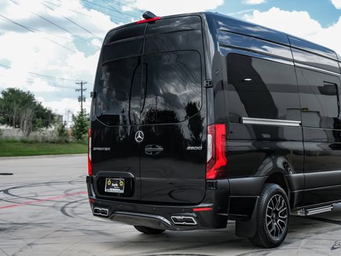 Used 2022 Mercedes-Benz Sprinter 2500 image 14