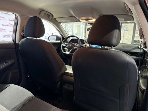 Used 2025 Nissan Sentra SV image 41