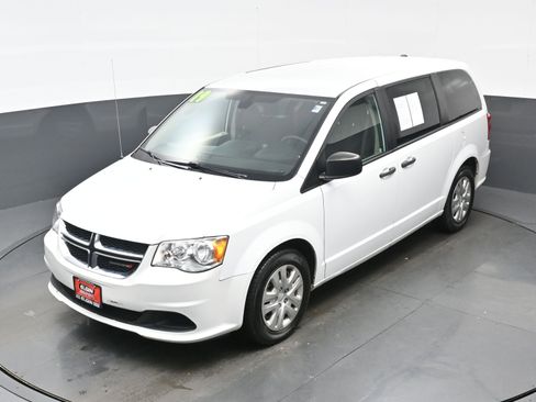 Used 2019 Dodge Grand Caravan SE w/ UConnect Hands-Free Group image 30