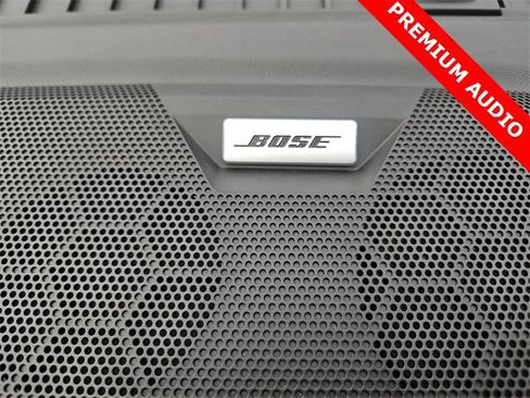 Used 2024 Chevrolet Colorado Z71 w/ Z71 Convenience Package 2 image 24