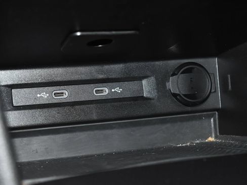 Used 2024 Volkswagen Tiguan SE R-Line image 16