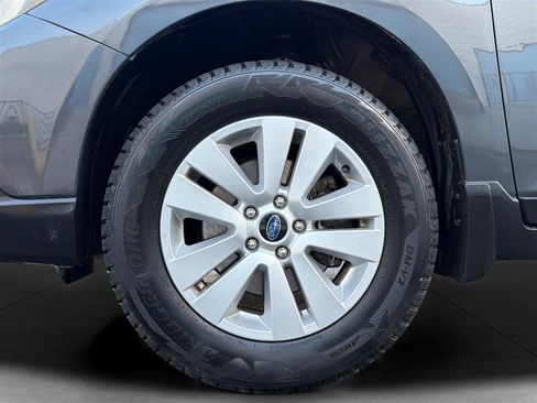 Used 2018 Subaru Outback 2.5i Premium AWD/4WD image 29